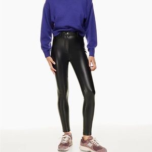 Aritzia Charm Pant